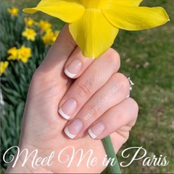 Color Street Other - Color Street: Meet Me in Paris | White French Tips Classic Minimalist Neutral